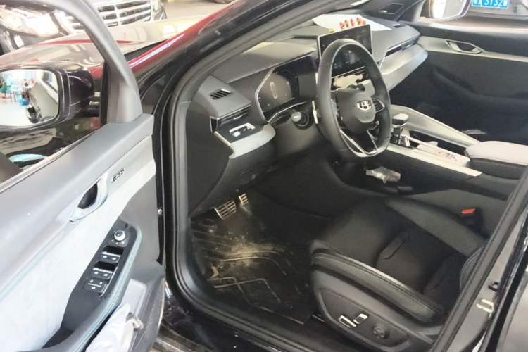 Used Geely Auto Preface 2023 2.0TD "Only This Verdant Green" Edition Driver Seat