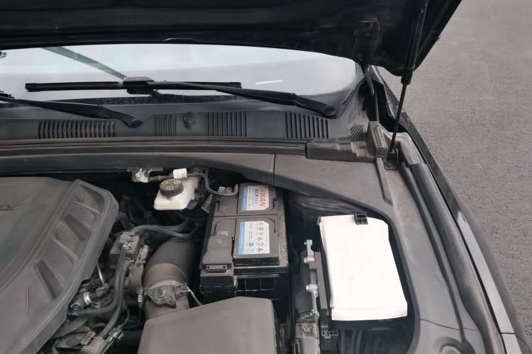 Used Geely Auto Preface 2023 2.0TD Space-Time Edition Engine Bay Left