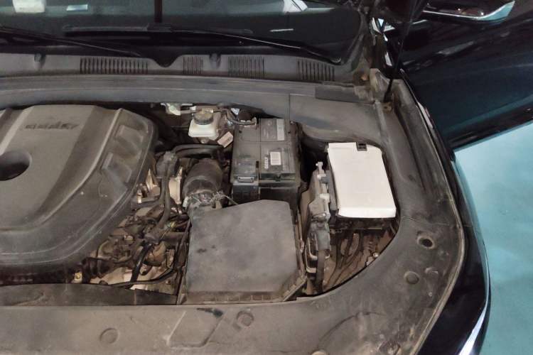 Used Geely Auto Preface 2023 2.0TD "Only This Verdant Green" Edition Engine Bay Left