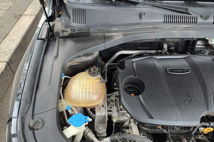 Used Geely Auto Preface 2023 1.5TD Fuyao Version Engine Bay Right
