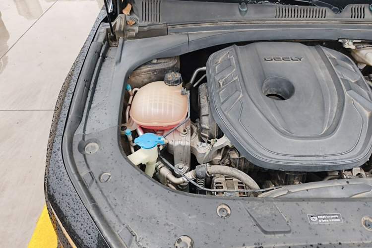 Used Geely Auto Preface 2023 2.0TD Prestige Version Engine Bay Right