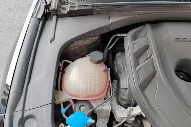 Used Geely Auto Preface 2023 2.0TD "Only This Verdant Green" Edition Engine Bay Right