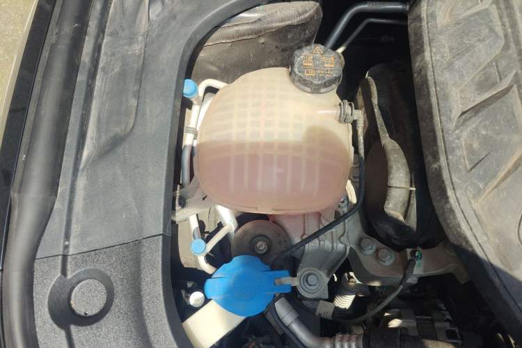 Used Geely Auto Preface 2023 2.0TD Prestige Version Engine Bay Right