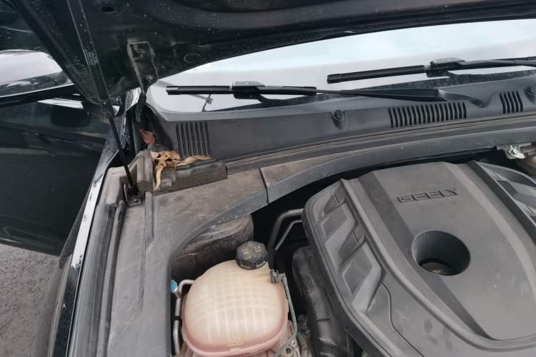 Used Geely Auto Preface 2023 2.0TD Space-Time Edition Engine Bay Right