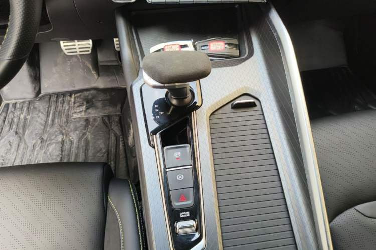Used Geely Auto Preface 2023 2.0TD Space-Time Edition Gear Lever