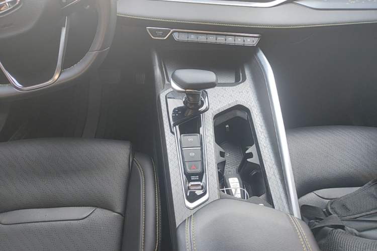 Used Geely Auto Preface 2023 1.5TD Fuyao Version Gear Lever