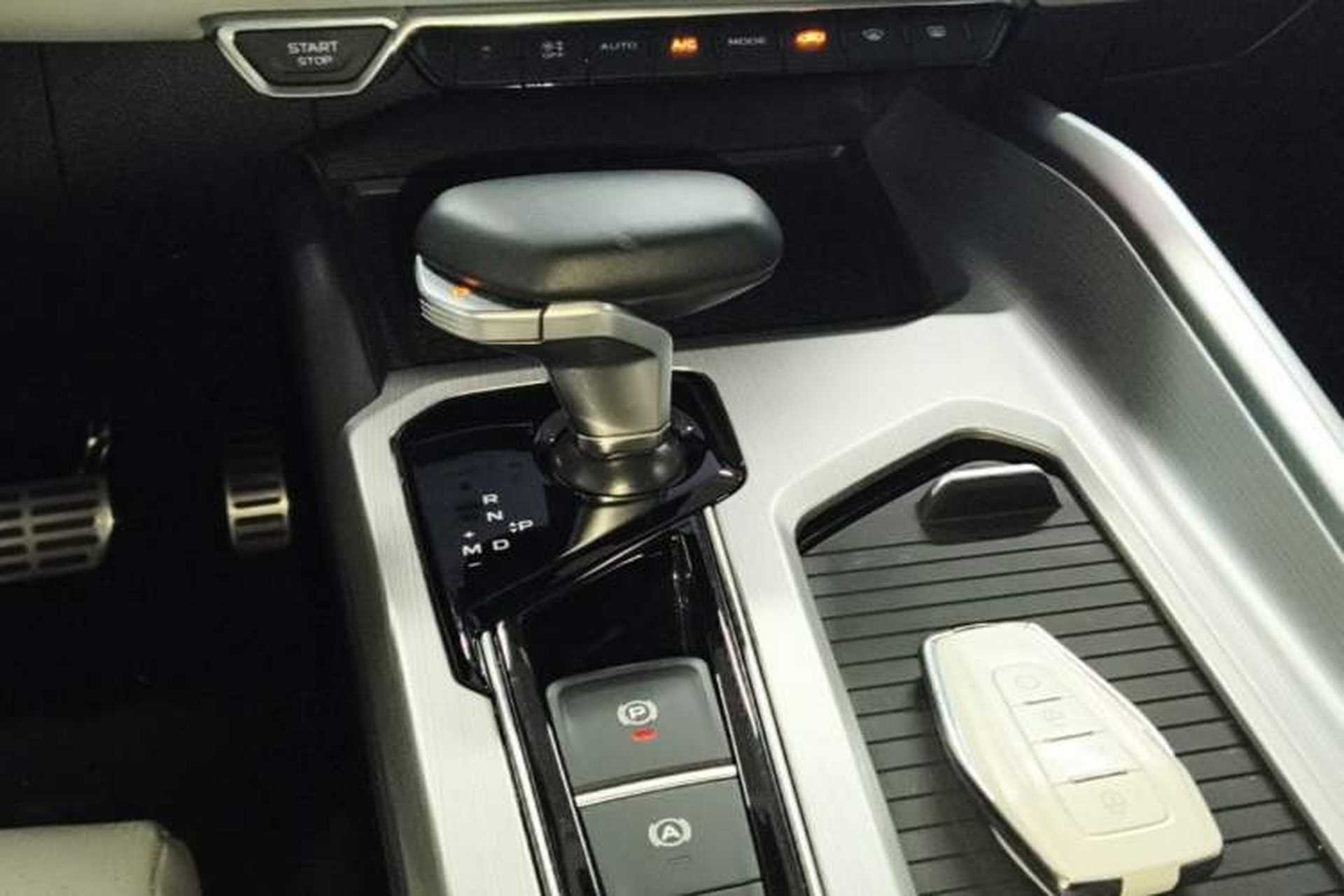 Used Geely Auto Preface 2023 2.0TD Prestige Version Gear Lever