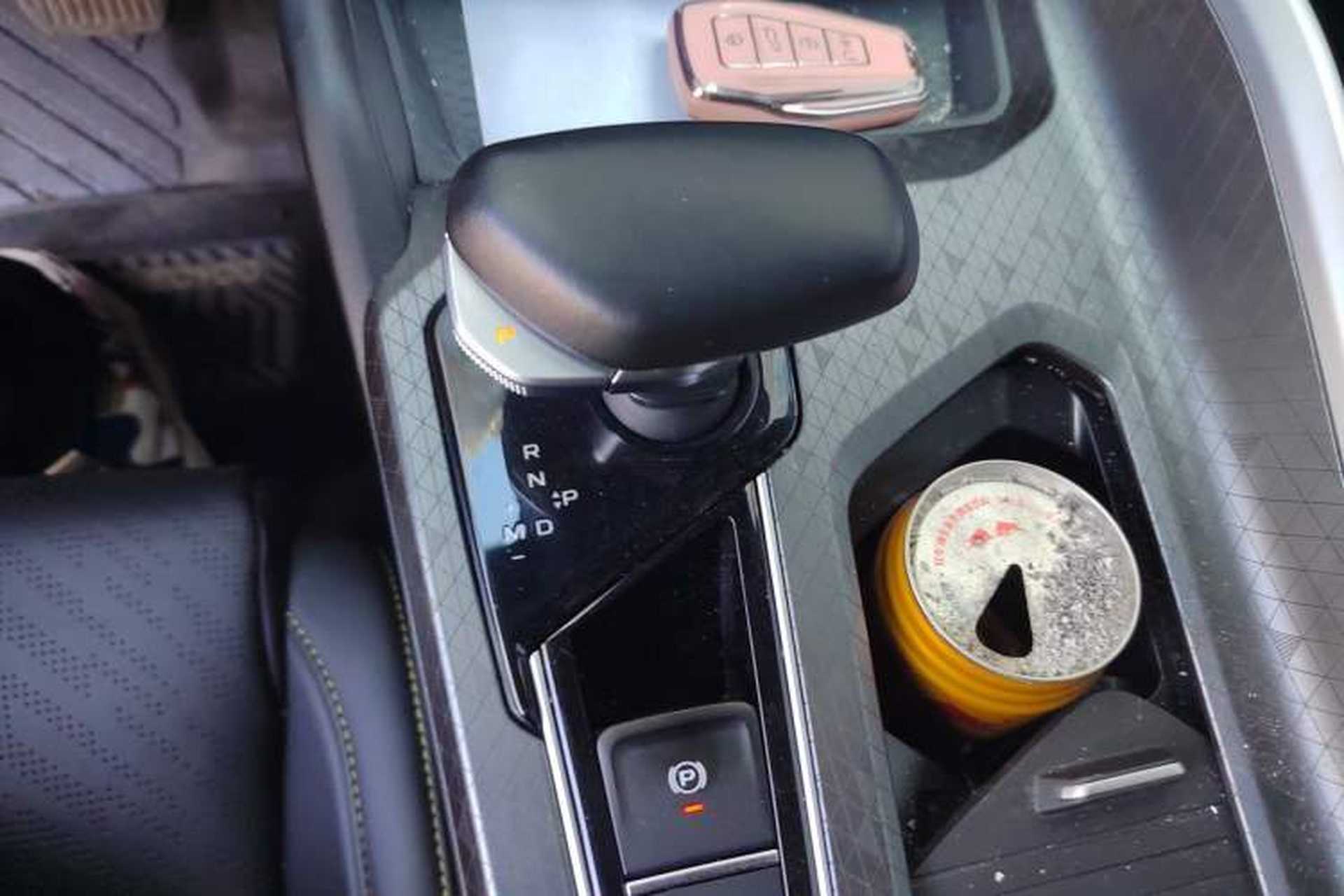 Used Geely Auto Preface 2023 1.5TD Kunlun Edition Gear Lever