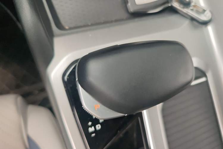 Used Geely Auto Preface 2023 2.0TD Prestige Version Gear Lever
