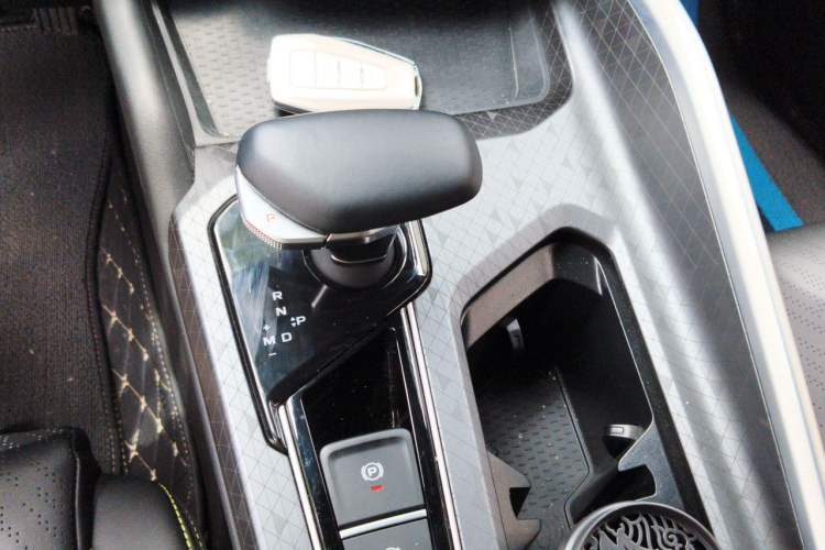 Used Geely Auto Preface 2023 1.5TD Kunlun Edition Gear Lever