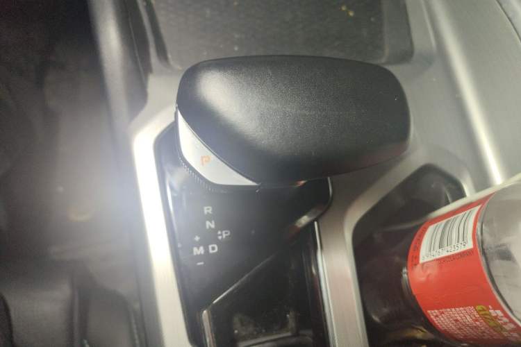 Used Geely Auto Preface 2023 2.0TD "Only This Verdant Green" Edition Gear Lever