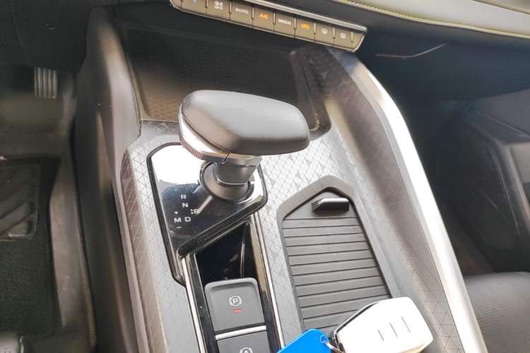 Used Geely Auto Preface 2023 1.5TD Kunlun Edition Gear Lever