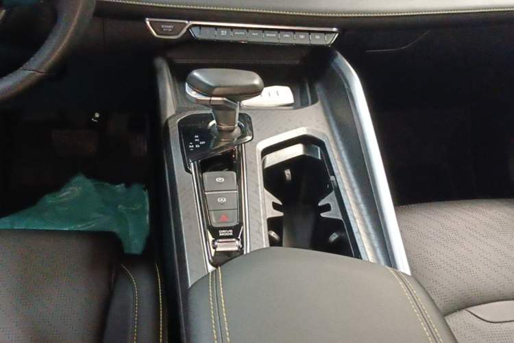 Used Geely Auto Preface 2023 1.5TD Kunlun Edition Gear Lever