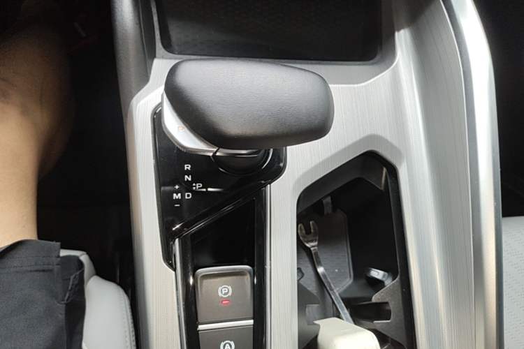 Used Geely Auto Preface 2023 2.0TD Prestige Version Gear Lever