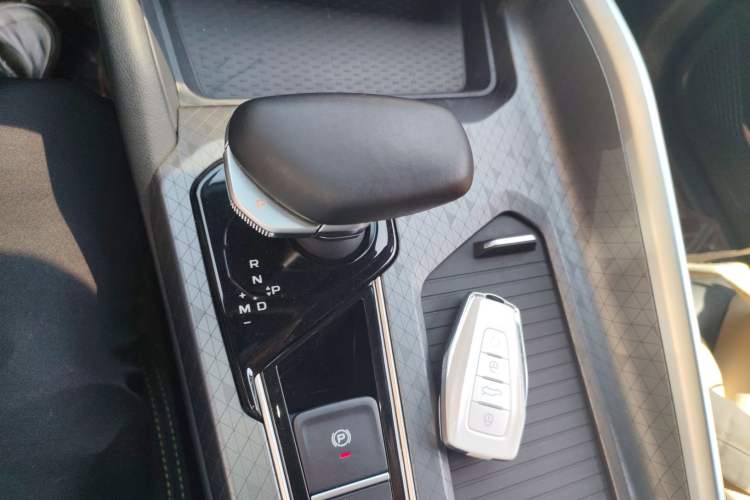 Used Geely Auto Preface 2023 1.5TD Fuyao Version Gear Lever