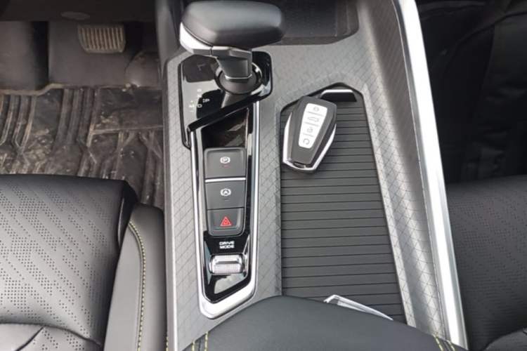 Used Geely Auto Preface 2023 1.5TD Kunlun Edition Gear Lever