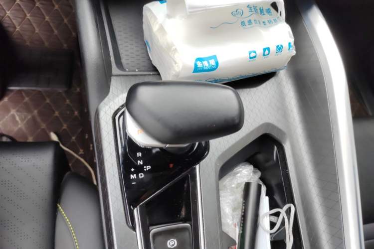 Used Geely Auto Preface 2023 1.5TD Fuyao Version Gear Lever