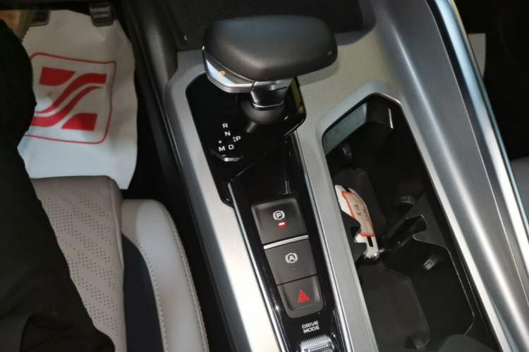 Used Geely Auto Preface 2023 2.0TD Prestige Version Gear Lever