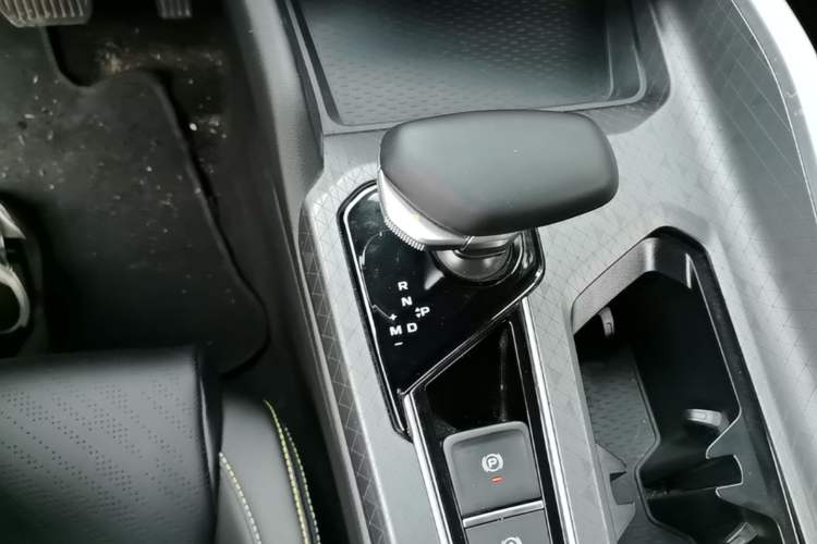 Used Geely Auto Preface 2023 1.5TD Fuyao Version Gear Lever