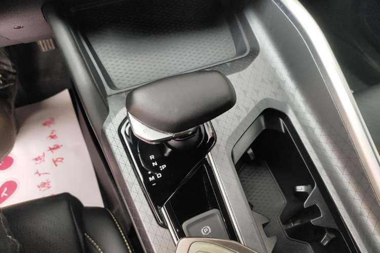 Used Geely Auto Preface 2023 1.5TD Kunlun Edition Gear Lever