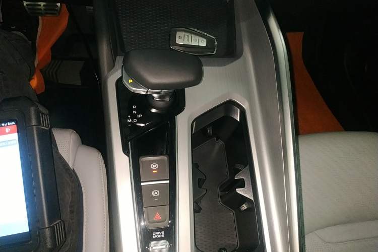Used Geely Auto Preface 2023 2.0TD Prestige Version Gear Lever