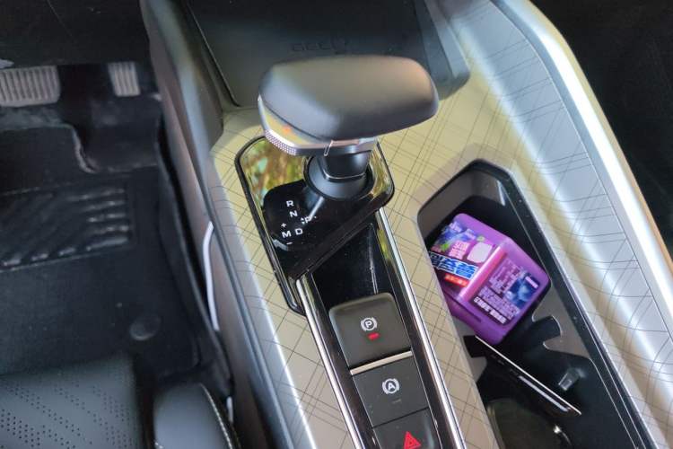 Used Geely Auto Preface 2023 2.0TD Luxury Version Gear Lever
