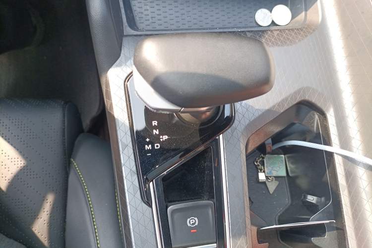 Used Geely Auto Preface 2023 1.5TD Fuyao Version Gear Lever