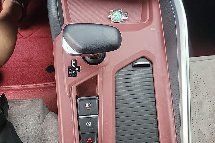 Used Geely Auto Preface 2023 1.5TD Kunlun Edition Gear Lever