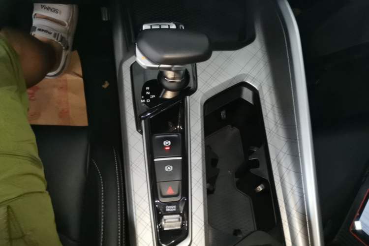 Used Geely Auto Preface 2023 2.0TD Luxury Version Gear Lever