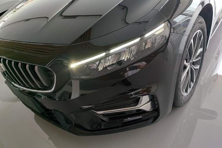 Used Geely Auto Preface 2023 2.0TD Luxury Version Left Front Headlight