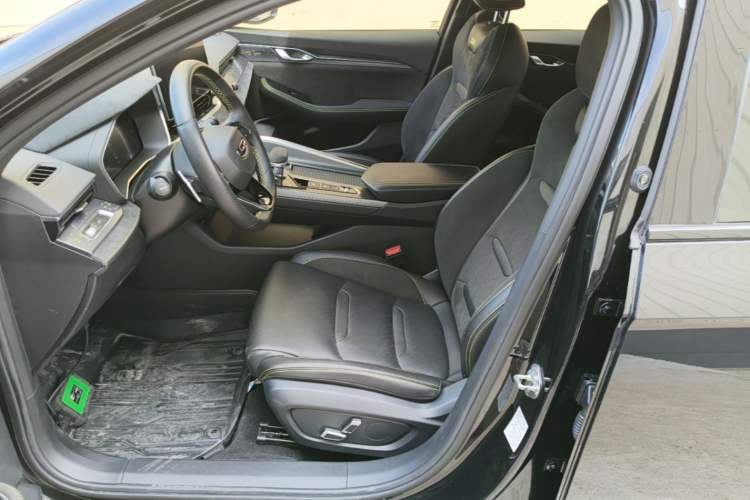 Used Geely Auto Preface 2023 2.0TD Space-Time Edition Left Front Seat