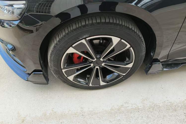Used Geely Auto Preface 2023 2.0TD Space-Time Edition Left Front Wheel Hub
