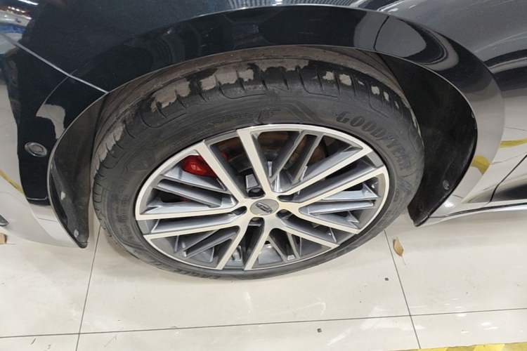 Used Geely Auto Preface 2023 2.0TD Prestige Version Left Front Wheel Hub
