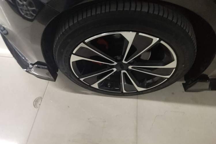 Used Geely Auto Preface 2023 2.0TD Space-Time Edition Left Front Wheel Hub