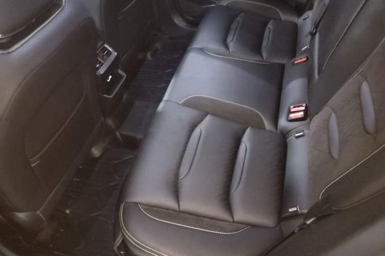Used Geely Auto Preface 2023 2.0TD Space-Time Edition Left Rear Seat
