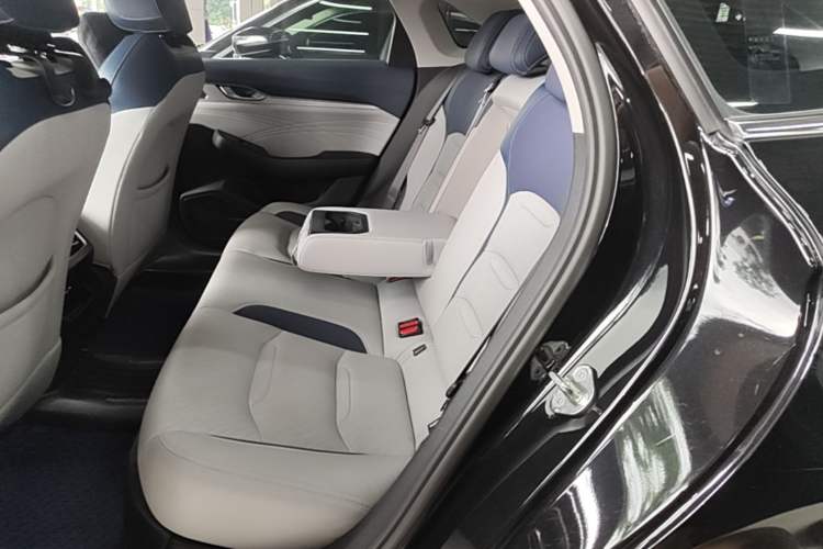Used Geely Auto Preface 2023 2.0TD Prestige Version Left Rear Seat