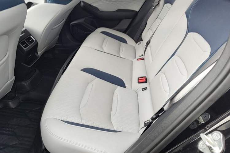 Used Geely Auto Preface 2023 2.0TD Prestige Version Left Rear Seat