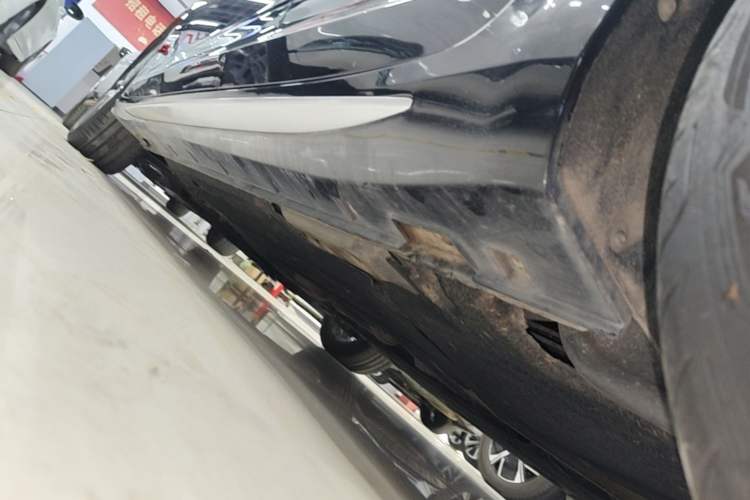 Used Geely Auto Preface 2023 2.0TD Prestige Version Left Side Sill