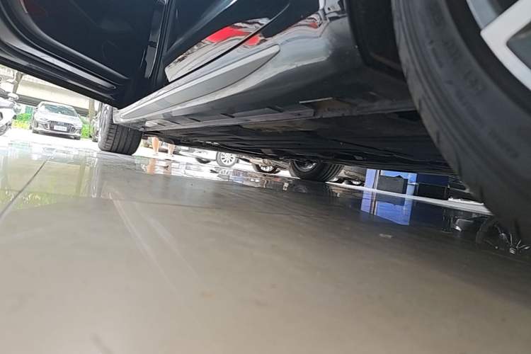 Used Geely Auto Preface 2023 2.0TD Prestige Version Left Side Sill