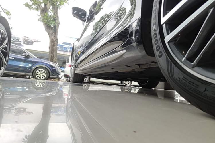 Used Geely Auto Preface 2023 2.0TD Prestige Version Left Side Sill