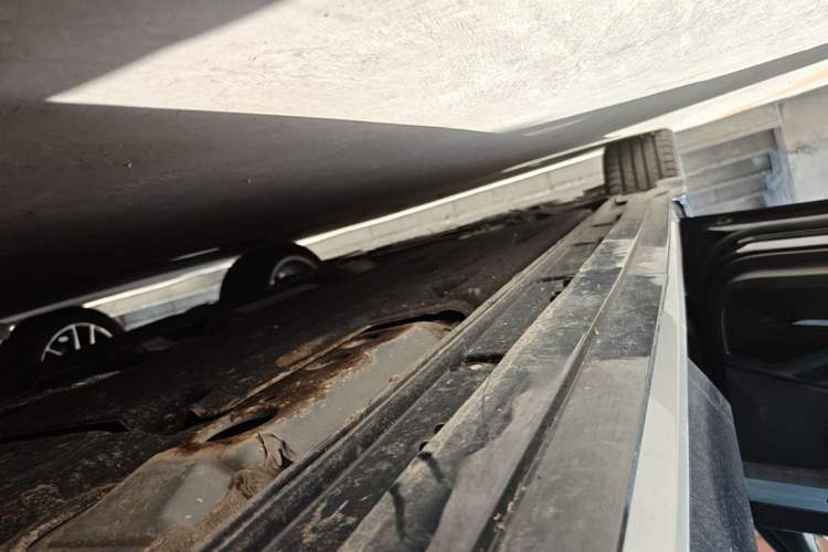 Used Geely Auto Preface 2023 2.0TD "Only This Verdant Green" Edition Left Side Sill