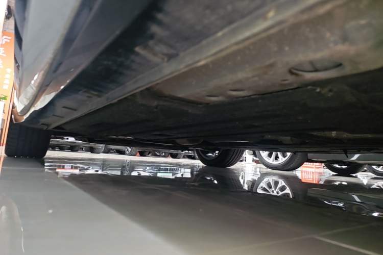 Used Geely Auto Preface 2023 2.0TD Prestige Version Left Side Sill