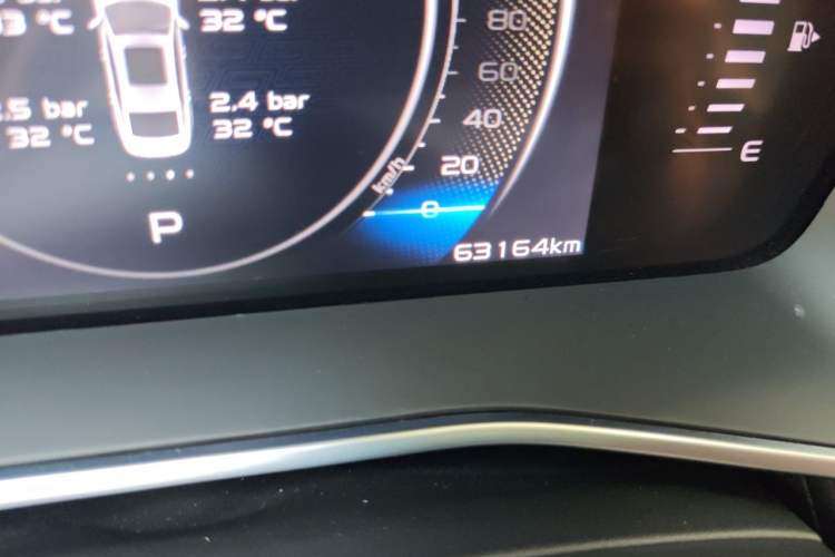 Used Geely Auto Preface 2023 2.0TD Luxury Version Odometer Close Up