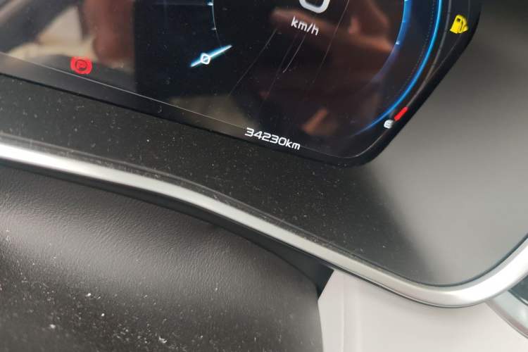 Used Geely Auto Preface 2023 2.0TD Prestige Version Odometer Close Up