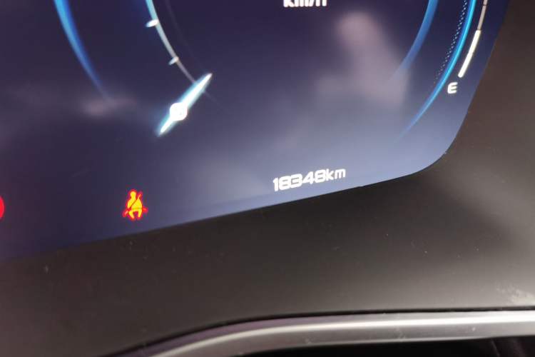 Used Geely Auto Preface 2023 1.5TD Kunlun Edition Odometer Close Up