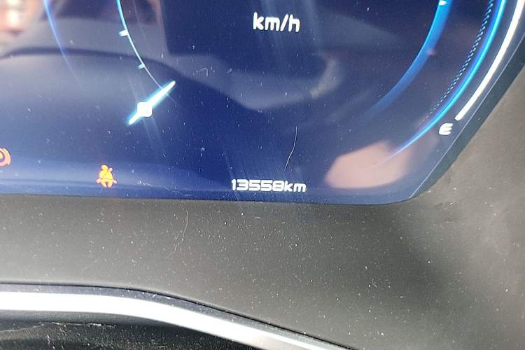 Used Geely Auto Preface 2023 1.5TD Kunlun Edition Odometer Close Up