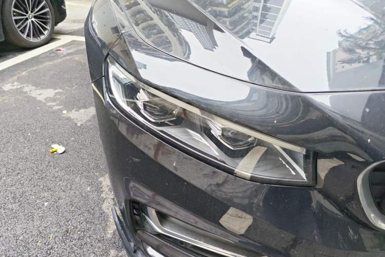 Used Geely Auto Preface 2023 2.0TD "Only This Verdant Green" Edition Right Front Headlight