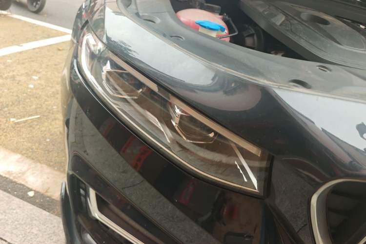 Used Geely Auto Preface 2023 2.0TD "Only This Verdant Green" Edition Right Front Headlight