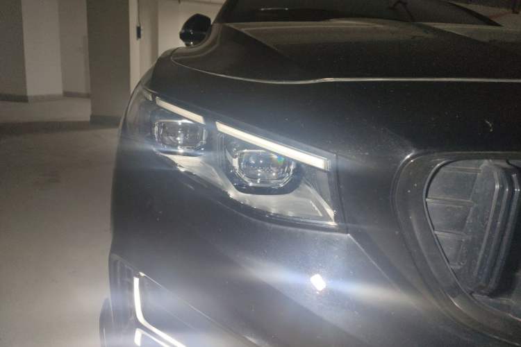 Used Geely Auto Preface 2023 2.0TD "Only This Verdant Green" Edition Right Front Headlight