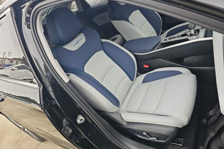 Used Geely Auto Preface 2023 2.0TD Prestige Version Right Front Seat